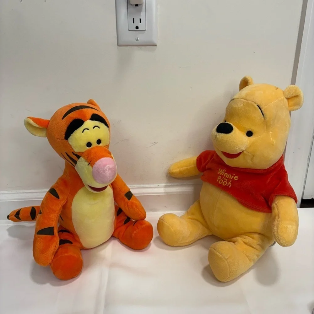 DISNEY WINNI THE POOH AND TIGER PLUSH DUO-YELLOW AND ORANGE!!.